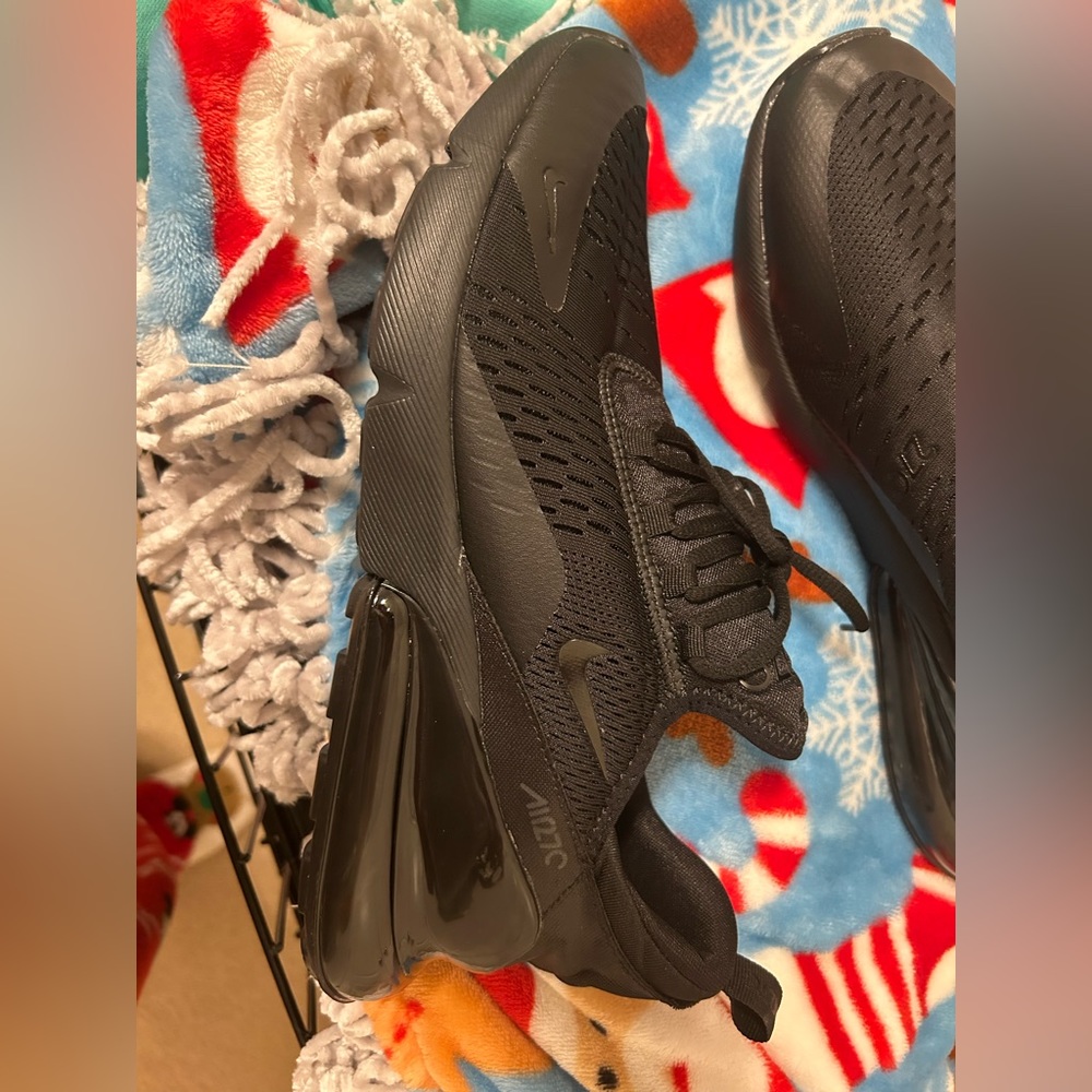 Black Nike Airmax 270